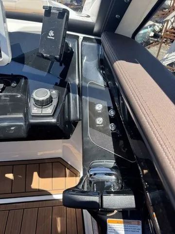 Slide: The Image of Yamaha 275SE 2025 - 24