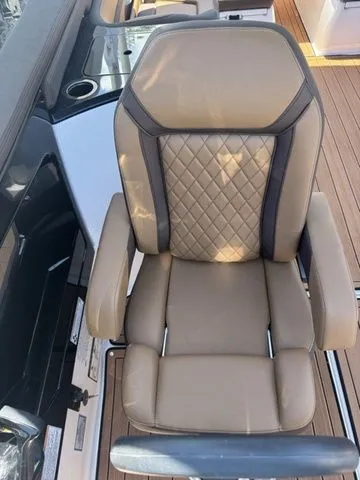 Slide: The Image of Yamaha 275SE 2025 - 27