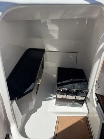 Slide: The Image of Yamaha 275SE 2025 - 34