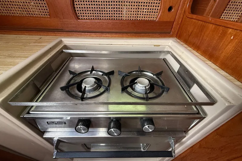 Slide: The Image of Lancer Yachts 29 - Galley Stove - 4
