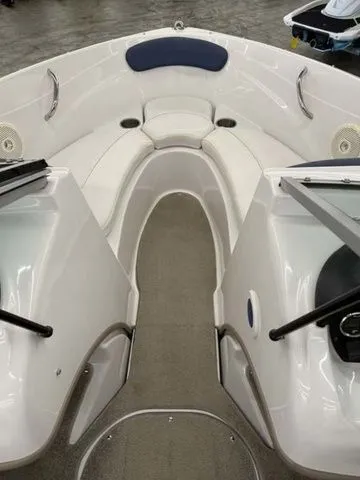 Slide: The Image of Four Winns H SERIES H180 2011 - 10