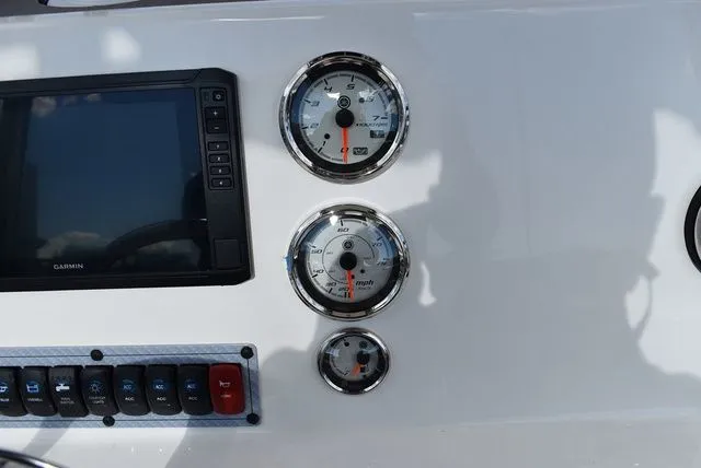 Slide: The Image of Key West 189 FS T-Top 2024 - 30