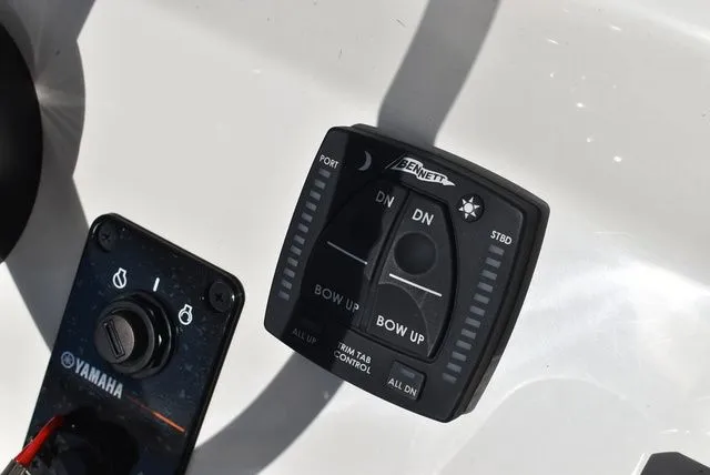 Slide: The Image of Key West 189 FS T-Top 2024 - 32