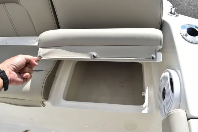 Slide: The Image of Key West 189 FS T-Top 2024 - 44