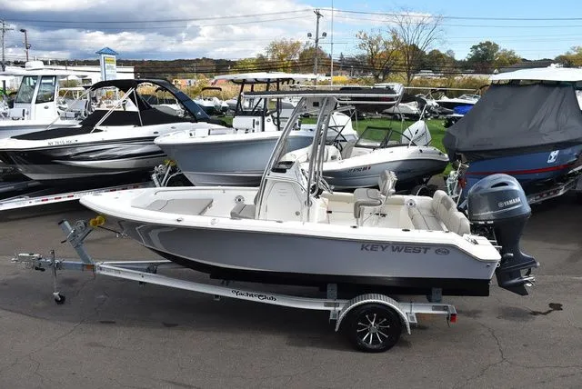 Slide: The Image of Key West 189 FS T-Top 2024 - 5