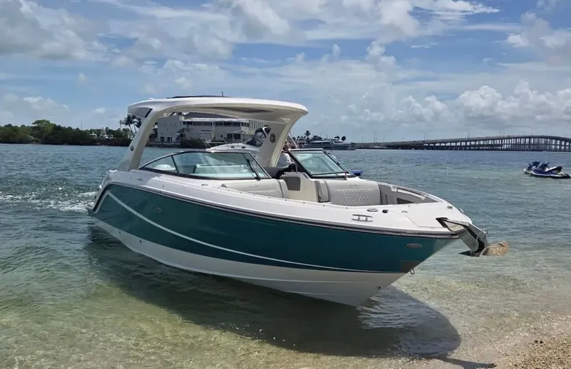 Slide: The Image of Sea Ray SLX 310 Outboard 2021 - 2