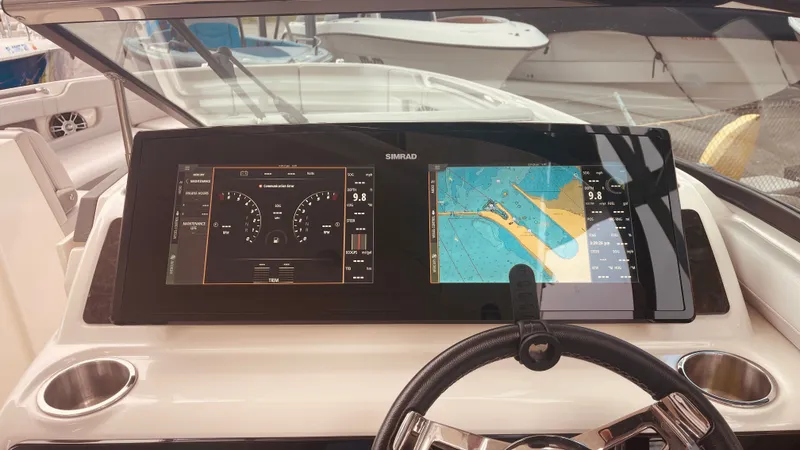 Slide: The Image of Sea Ray SLX 310 Outboard 2021 - 20