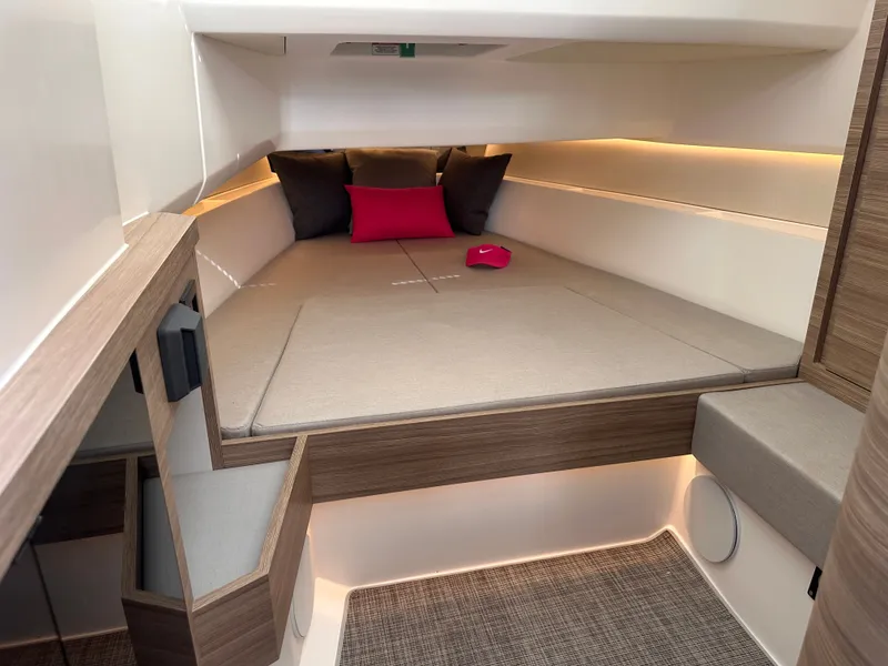 Slide: The Image of Saxdor 400 GTO 2025 - 12