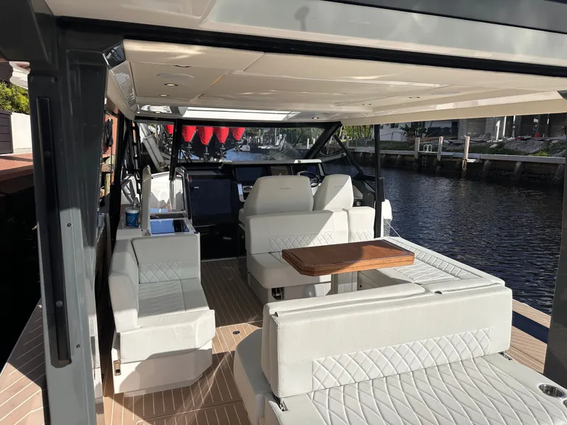 Slide: The Image of Saxdor 400 GTO 2025 - 50