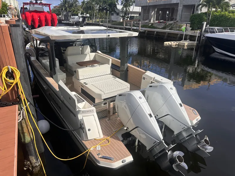 Slide: The Image of Saxdor 400 GTO 2025 - 6