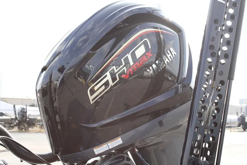Slide: The Image of 2026 Skeeter ZXE20 with Yamaha SHO VMAX outboard motor, black finish. - 7