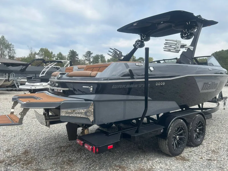 Slide: The Image of Malibu Wakesetter 23 LSV 2021 - 4