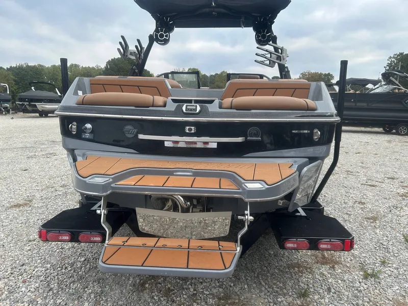 Slide: The Image of Malibu Wakesetter 23 LSV 2021 - 5