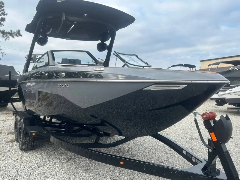 Slide: The Image of Malibu Wakesetter 23 LSV 2021 - 6