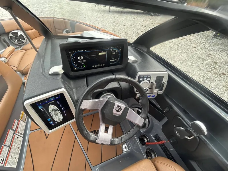 Slide: The Image of Malibu Wakesetter 23 LSV 2021 - 9