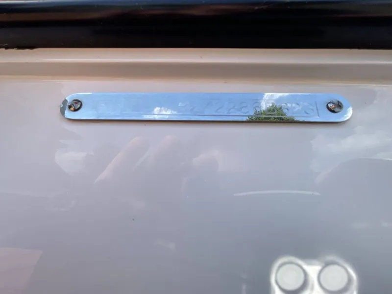 Slide: The Image of Malibu 22 LSV Wakesetter 2023 - 12