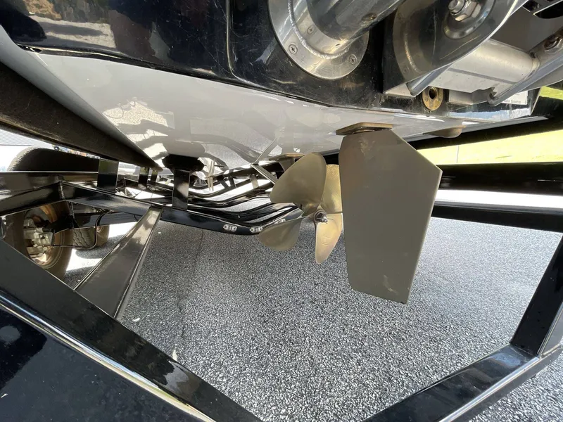 Slide: The Image of Malibu 22 LSV Wakesetter 2023 - 22