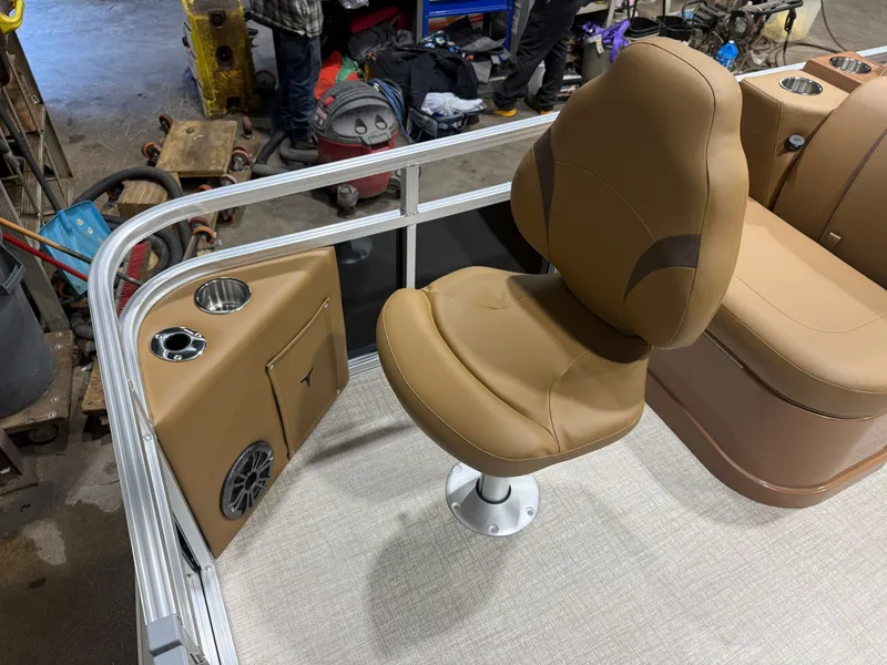 Slide: The Image of Tahoe Sport 1980 Quad Fish & Honda 4-Stroke EFI 2026 - 7