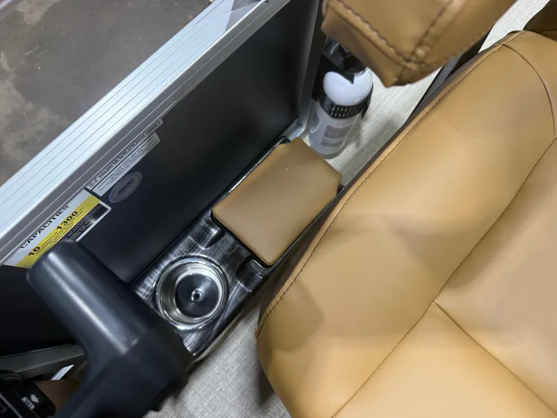 Slide: The Image of Tahoe Sport 2180 Rear Fish & Honda 4-Stroke EFI 2026 - 14