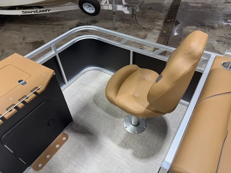 Slide: The Image of Tahoe Sport 2180 Rear Fish & Honda 4-Stroke EFI 2026 - 17