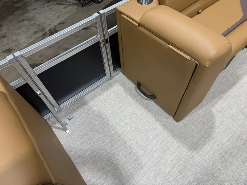 Slide: The Image of Tahoe Sport 2180 Rear Fish & Honda 4-Stroke EFI 2026 - 24