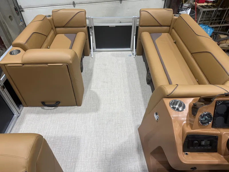 Slide: The Image of Tahoe Sport 2180 Rear Fish & Honda 4-Stroke EFI 2026 - 26