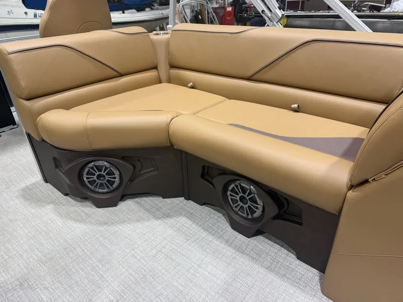 Slide: The Image of Tahoe Sport 2180 Rear Fish & Honda 4-Stroke EFI 2026 - 28