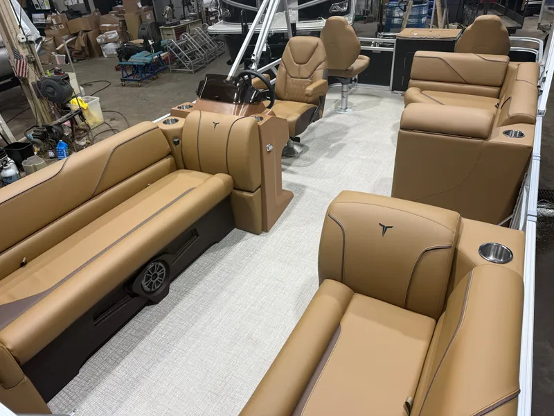 Slide: The Image of Tahoe Sport 2180 Rear Fish & Honda 4-Stroke EFI 2026 - 29