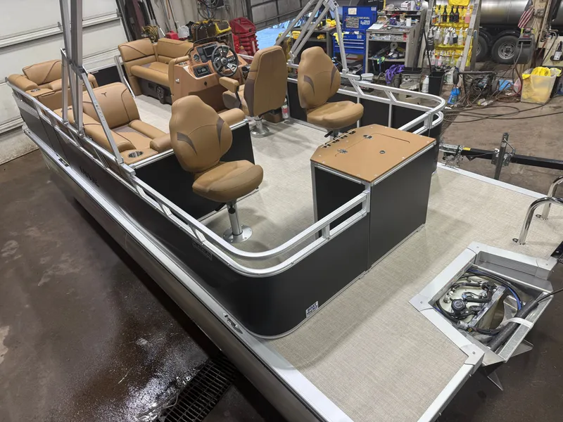 Slide: The Image of Tahoe Sport 2180 Rear Fish & Honda 4-Stroke EFI 2026 - 43