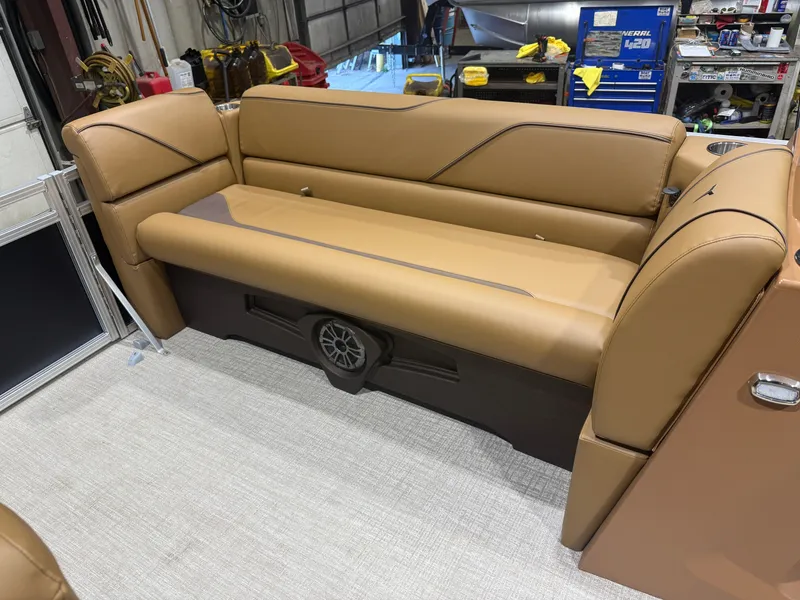 Slide: The Image of Tahoe Sport 2180 Rear Fish & Honda 4-Stroke EFI 2026 - 47