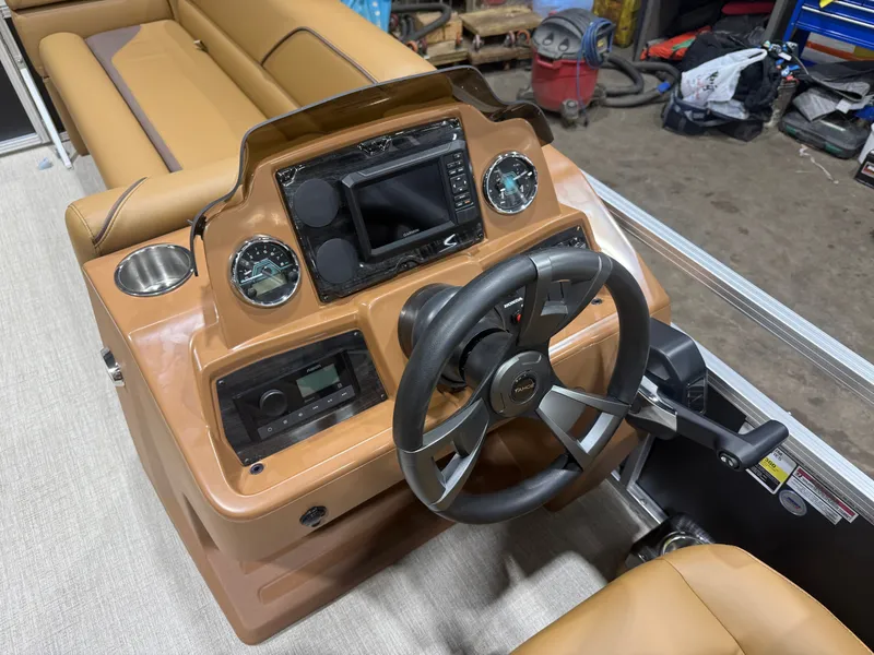 Slide: The Image of Tahoe Sport Rear Fish 2180 & 4-Stroke $31995 2026 - 11