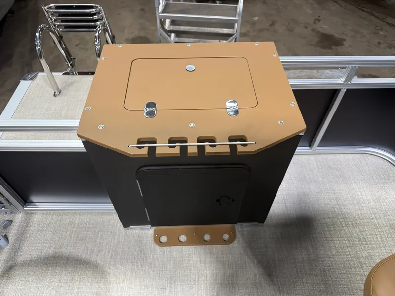 Slide: The Image of Tahoe Sport Rear Fish 2180 & 4-Stroke $31995 2026 - 18