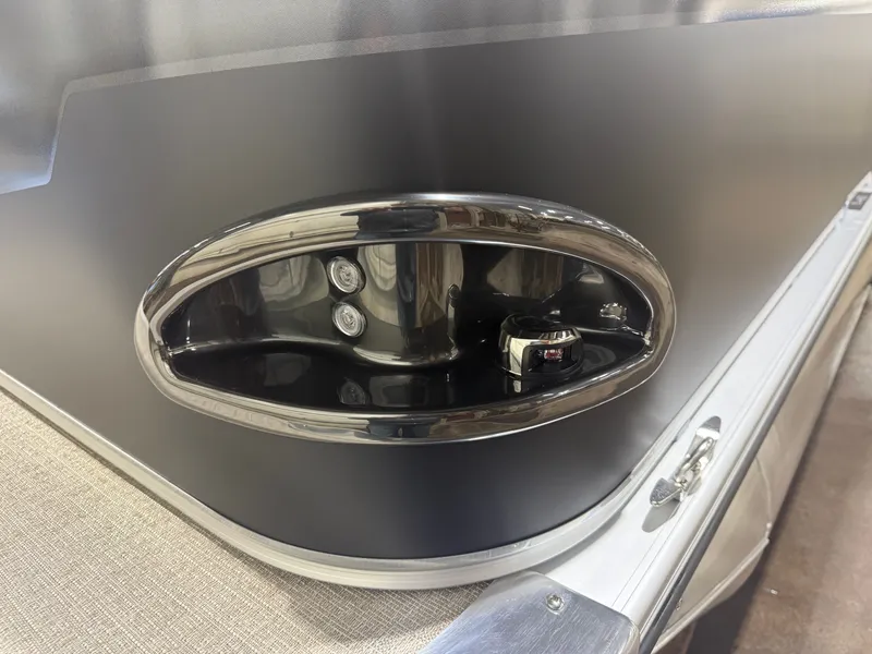 Slide: The Image of Tahoe Sport Rear Fish 2180 & 4-Stroke $31995 2026 - 32