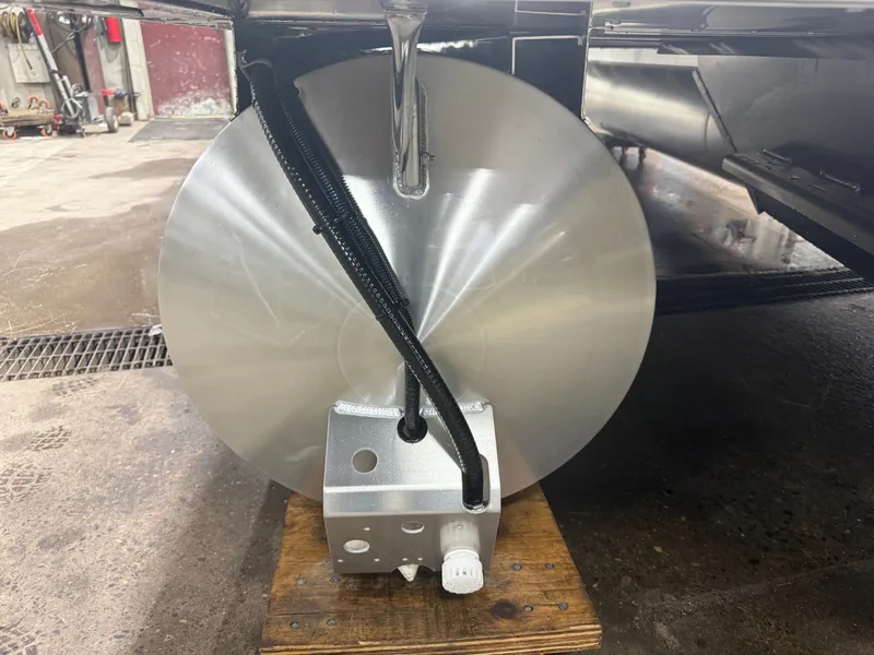 Slide: The Image of Tahoe Sport Rear Fish 2180 & 4-Stroke $31995 2026 - 37