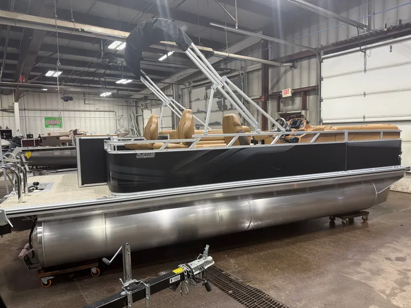 Slide: The Image of Tahoe Sport Rear Fish 2180 & 4-Stroke $31995 2026 - 40