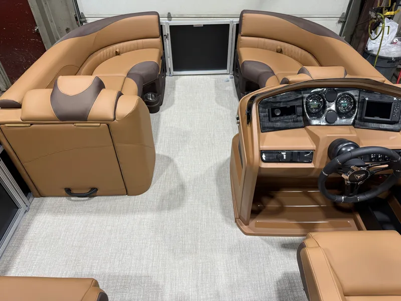 Slide: The Image of Tahoe LTZ 2385 Quad Lounge Shift SS & Honda 4-Stroke EFI 2026 - 27