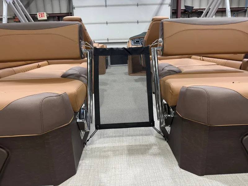 Slide: The Image of Tahoe LTZ 2385 Quad Lounge Shift SS & Honda 4-Stroke EFI 2026 - 45