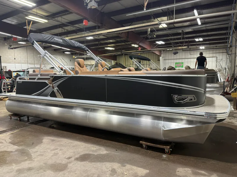 Slide: The Image of Tahoe LTZ 2385 Quad Lounge Shift SS & Honda 4-Stroke EFI 2026 - 48