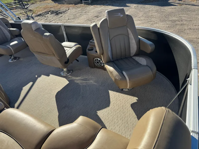 Slide: The Image of Bennington 2250 GSR Pontoon 2016 - 16