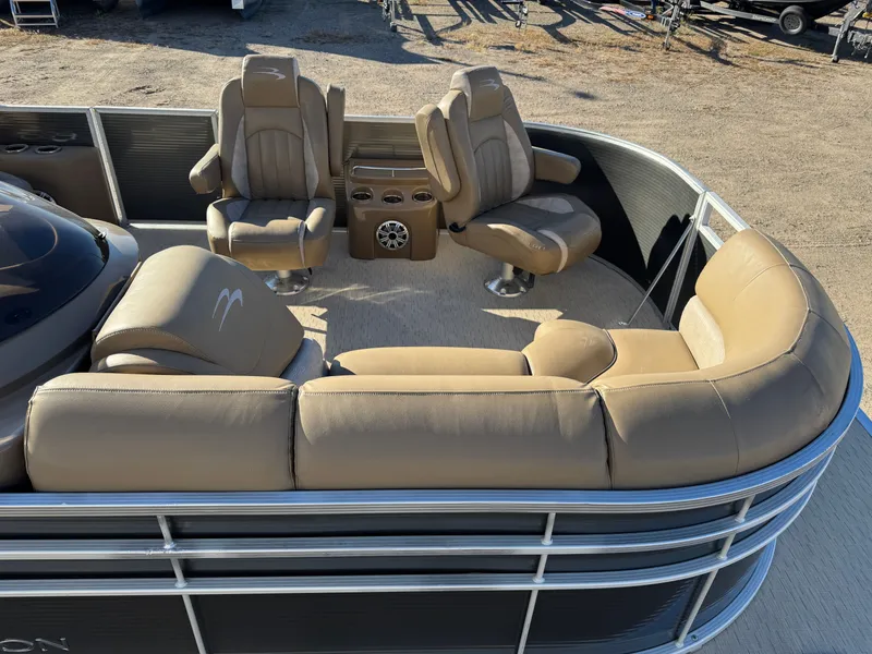 Slide: The Image of Bennington 2250 GSR Pontoon 2016 - 17