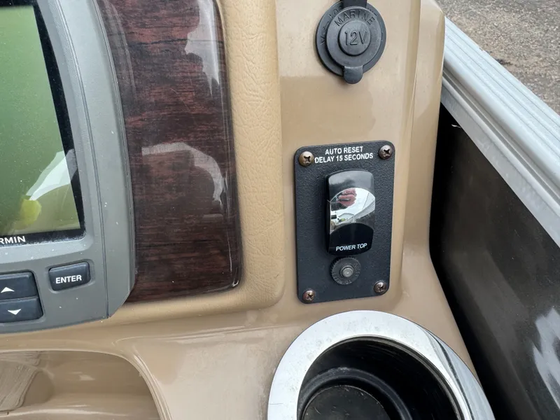 Slide: The Image of Bennington 2250 GSR Pontoon 2016 - 27