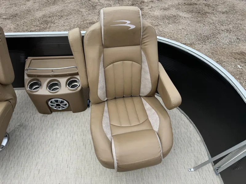 Slide: The Image of Bennington 2250 GSR Pontoon 2016 - 28