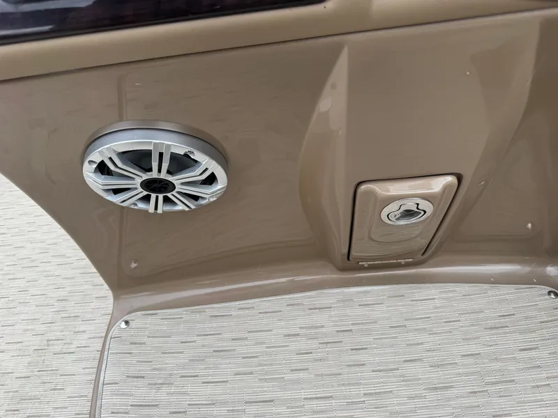 Slide: The Image of Bennington 2250 GSR Pontoon 2016 - 31