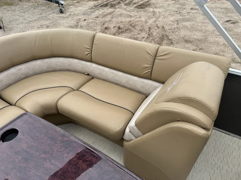 Slide: The Image of Bennington 2250 GSR Pontoon 2016 - 41