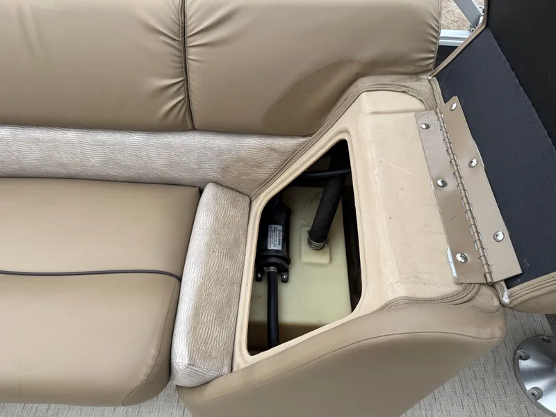 Slide: The Image of Bennington 2250 GSR Pontoon 2016 - 42