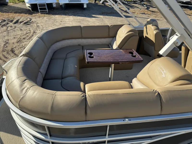 Slide: The Image of Bennington 2250 GSR Pontoon 2016 - 44