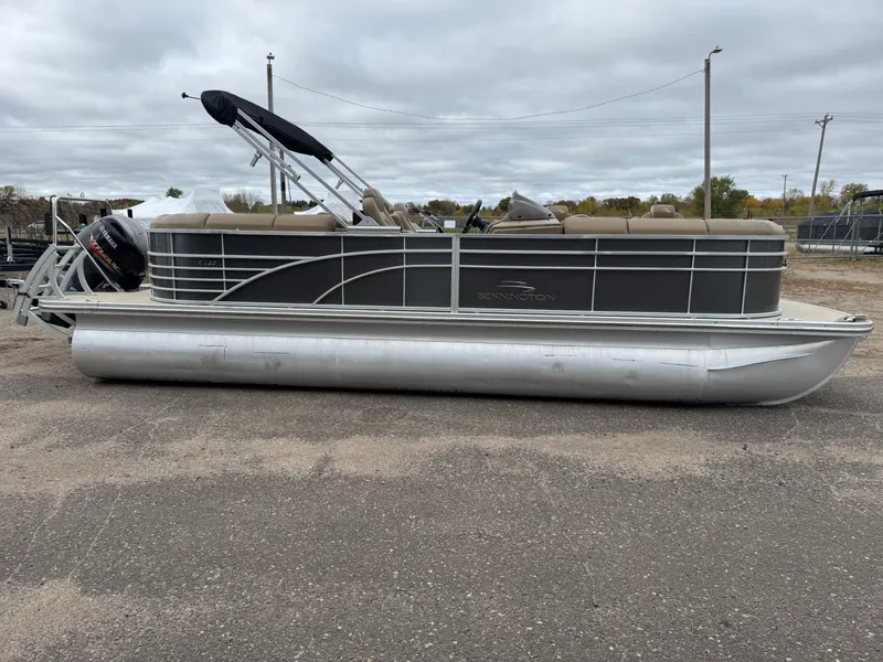 Slide: The Image of Bennington 2250 GSR Pontoon 2016 - 55
