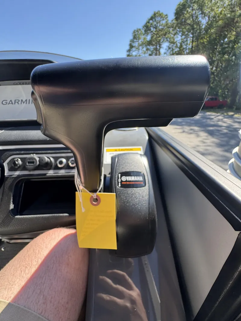 Slide: The Image of Sweetwater Monaco MC 235 ULC 2026 - 13