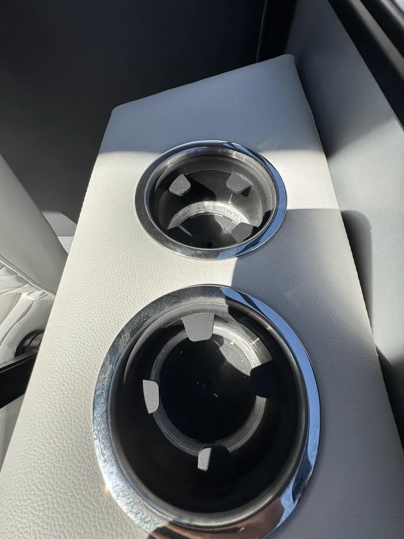 Slide: The Image of Sweetwater Monaco MC 235 ULC 2026 - 18