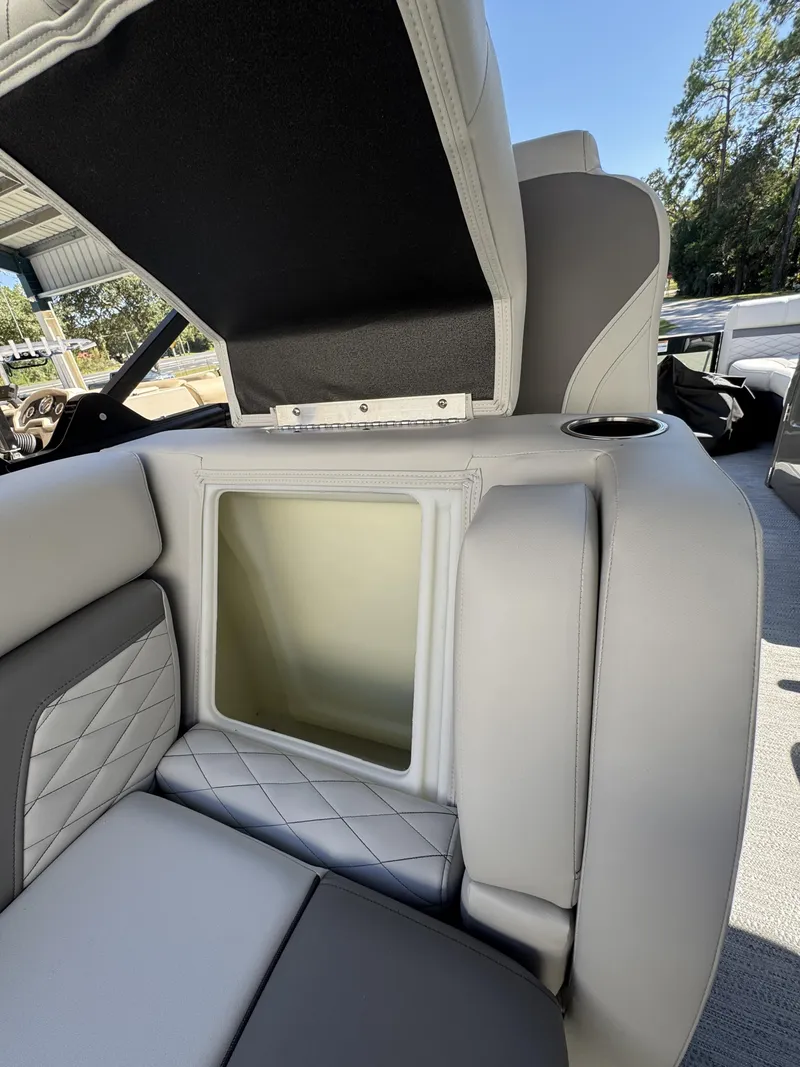 Slide: The Image of Sweetwater Monaco MC 235 ULC 2026 - 20